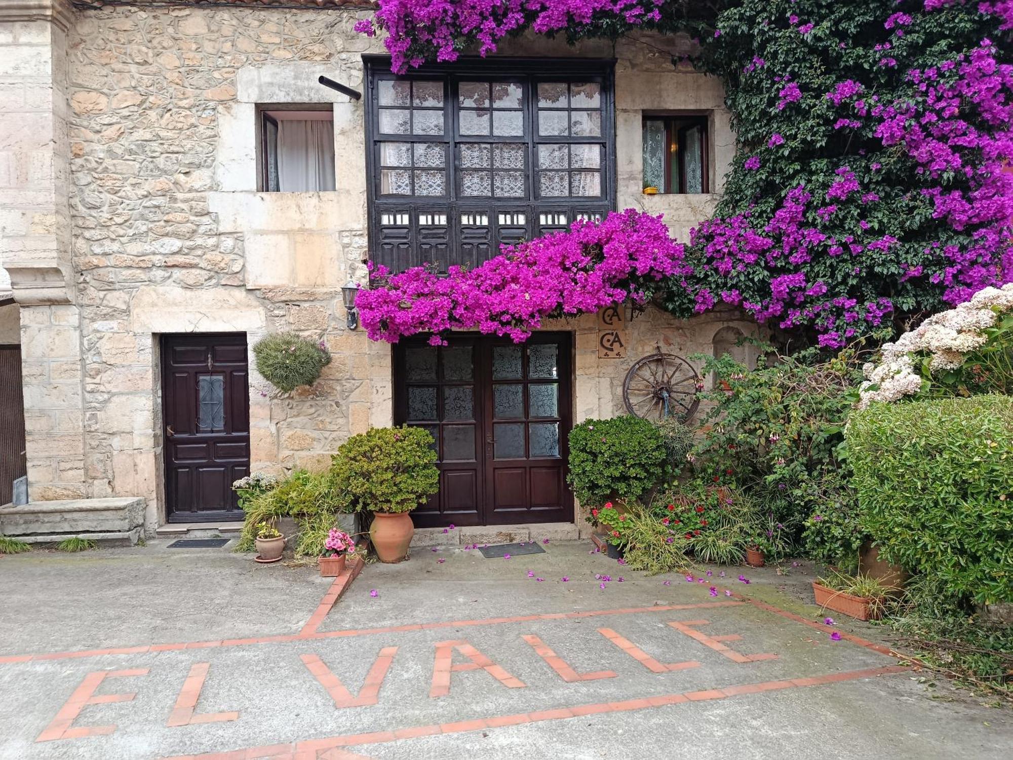 Casa De Aldea El Valle * Buelna